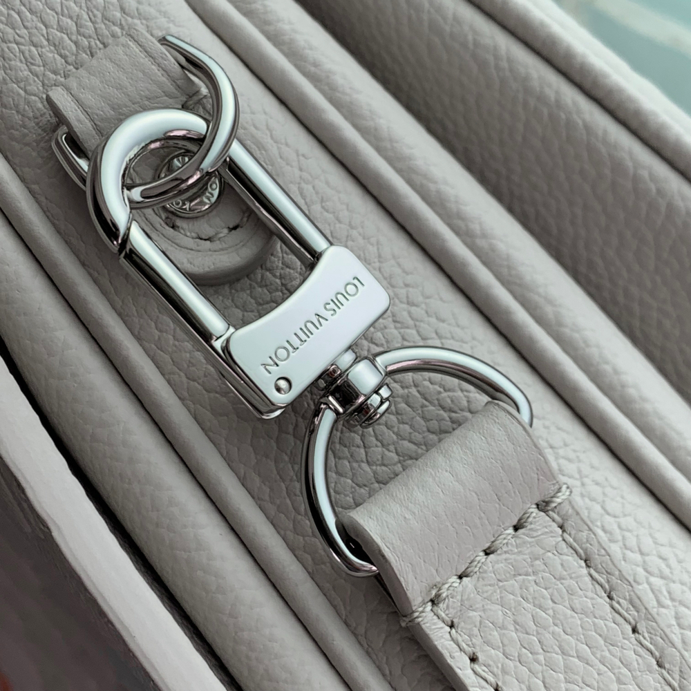 Louis Vuitton Pochette Metis