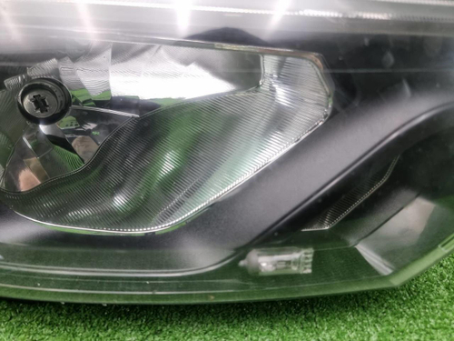 Фара правая Lada Granta (2018-н.в.) галоген