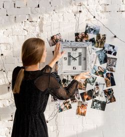 Салют SLT-123 Часы настенные «КВАДРАТУРА»