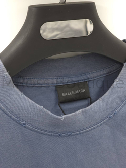 Женская футболка Balenciaga синего цвета с надписью