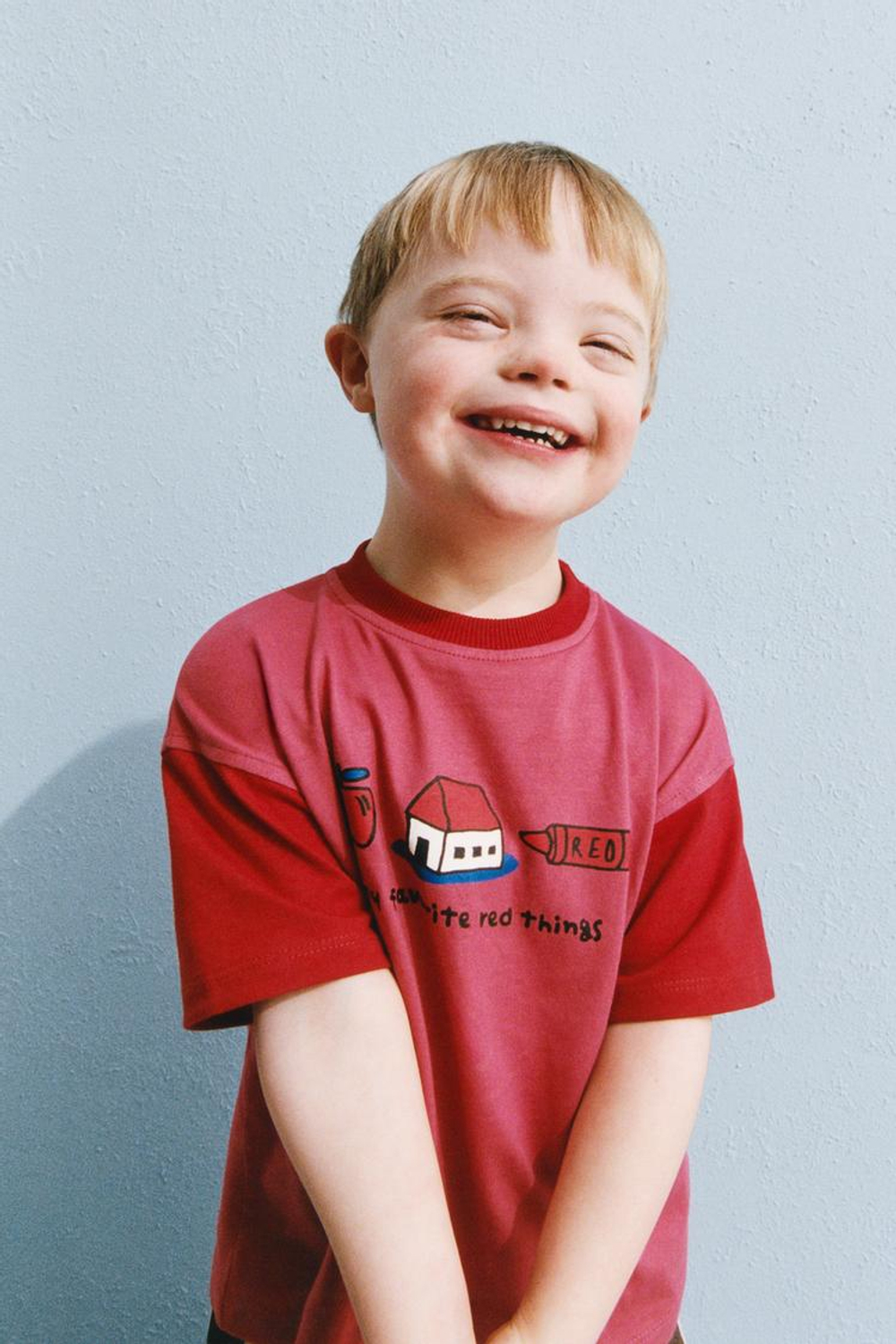 ZARA ФУТБОЛКА С КОНТРАСТНЫМИ РУКАВАМИ И ПРИНТОМ, КРАСНЫЙ