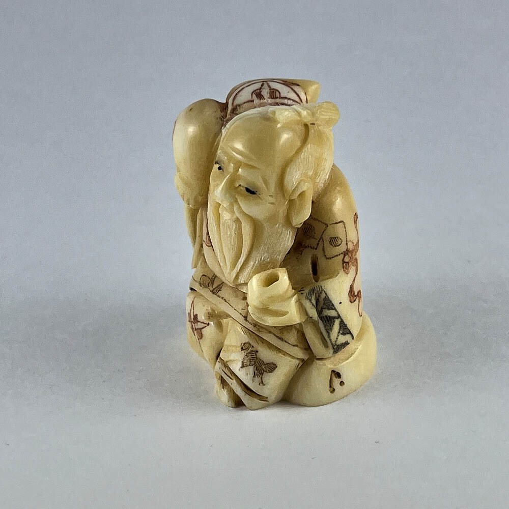 Статуэтка нэцкэ Монах с тыквой-горлянкой и персиком