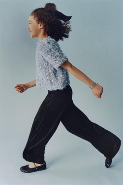 ZARA ФУТБОЛКА С ПЕРЬЯМИ И ПАЙЕТКАМИ, СЕРО-СИНИЙ