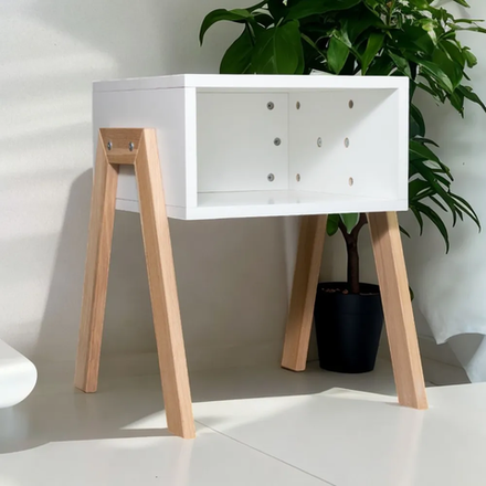 Тумба прикроватная Мунк с ножками из дуба, без ящика, белая