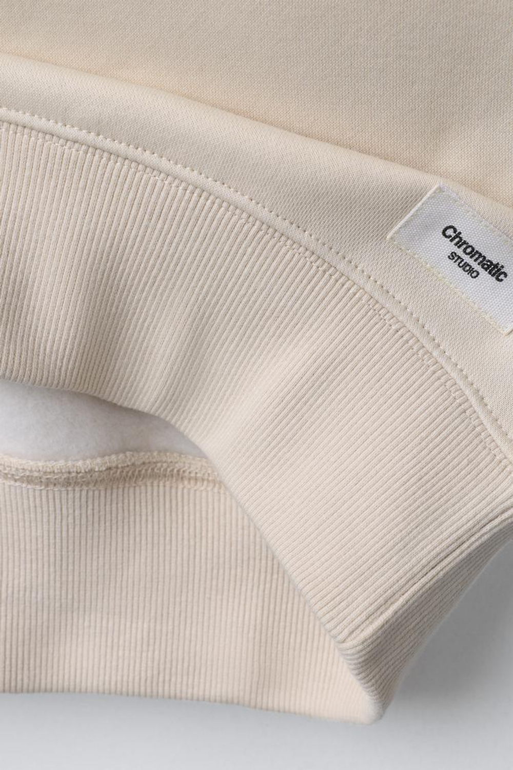 ZARA БАЗОВАЯ ТОЛСТОВКА С НАШИВКОЙ, ЭКРЮ