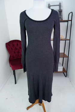 Платье ZARA трикотажное в полоску 44 размер