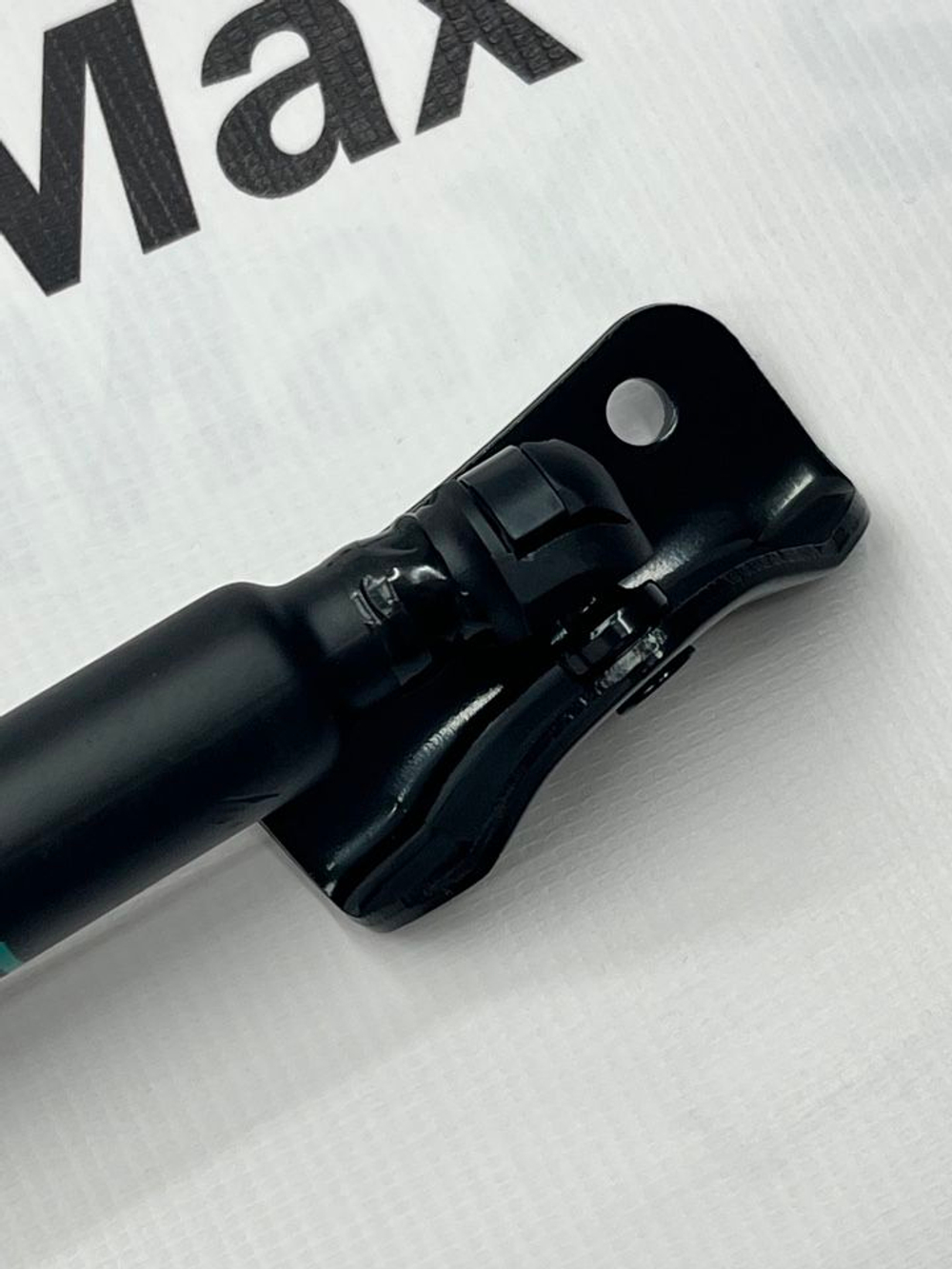 Амортизатор багажника Mitsubishi Outlander левый.5802A781. Оригинал