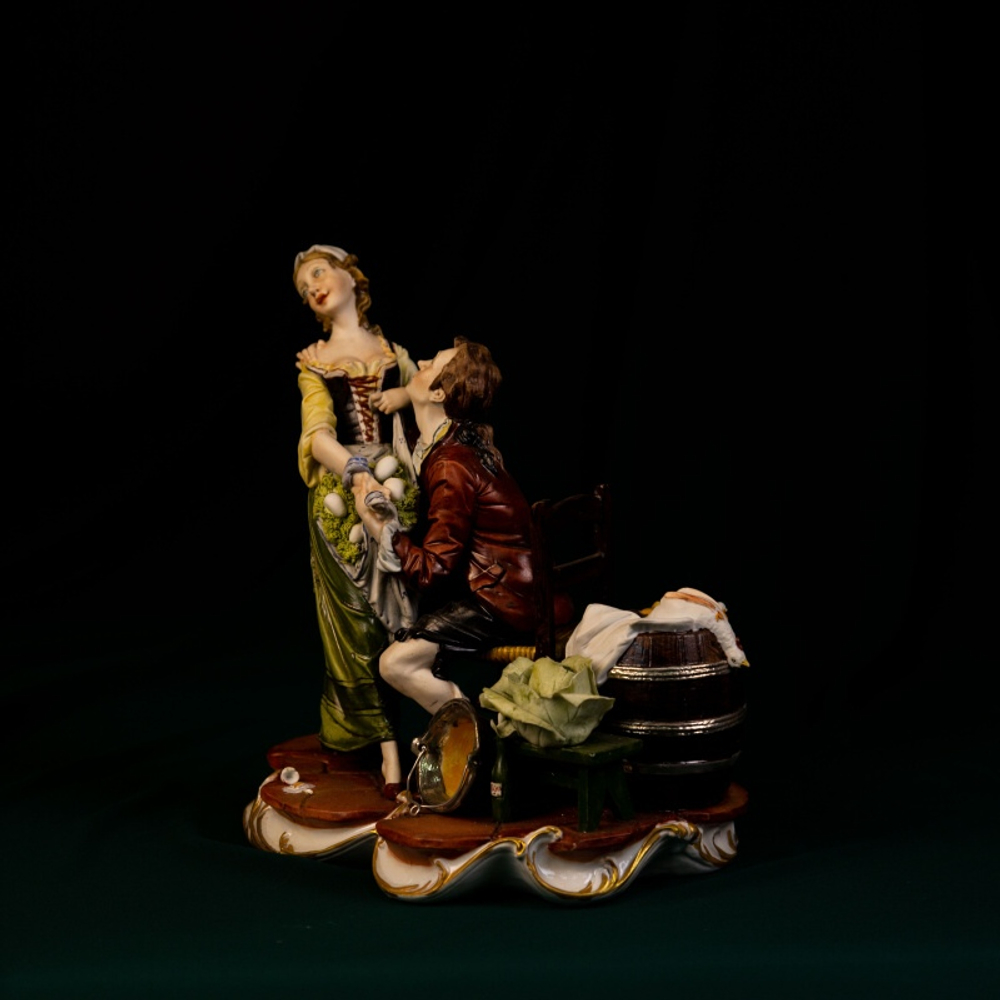 Фарфоровая мануфактура Capodimonte «Признание в любви»
