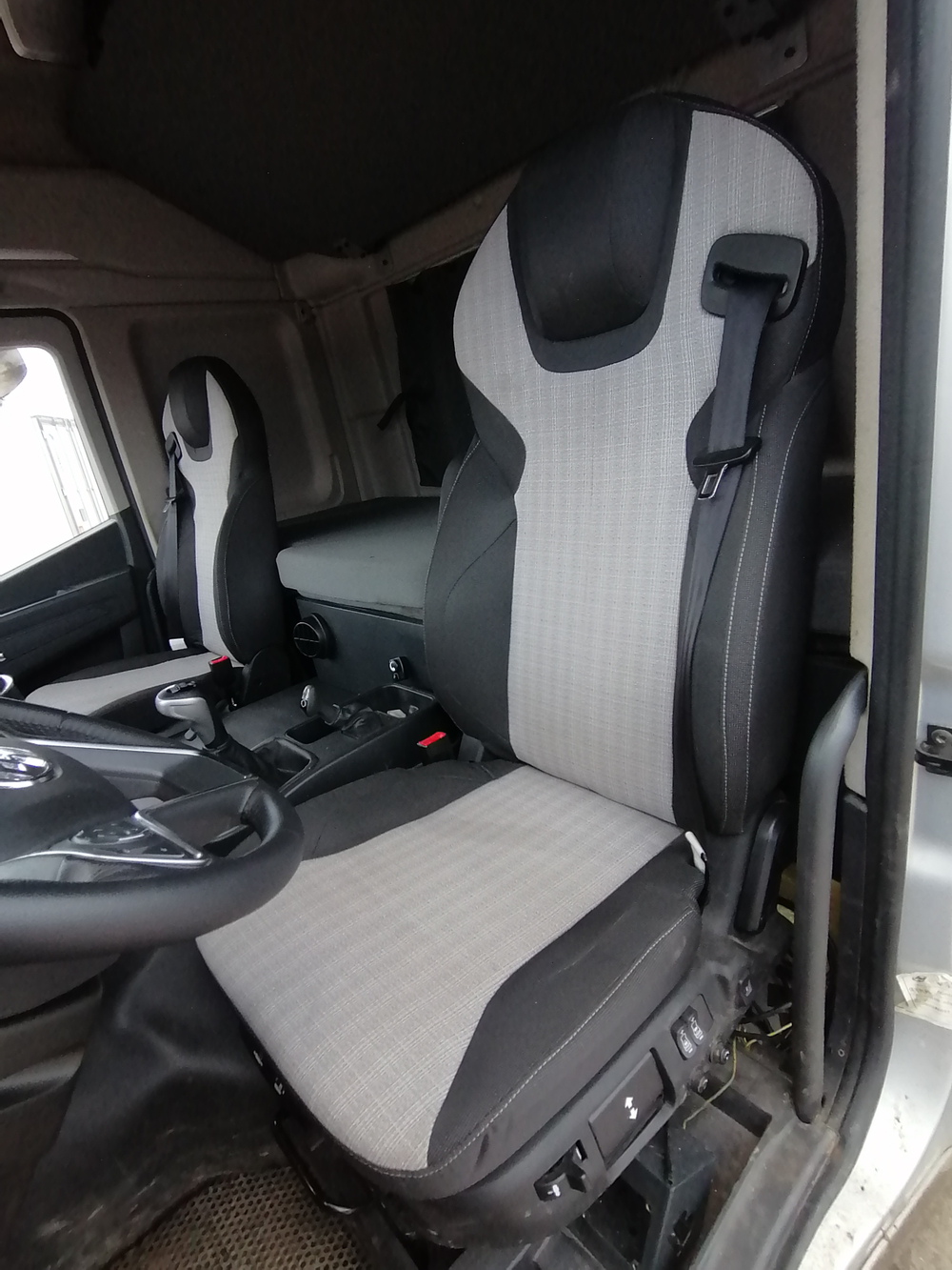 HONGYAN CQ* 6x4 Седельный тягач CQ4257EV11334 (Дизельный, 11,1 л, 430 л.с., МТ)