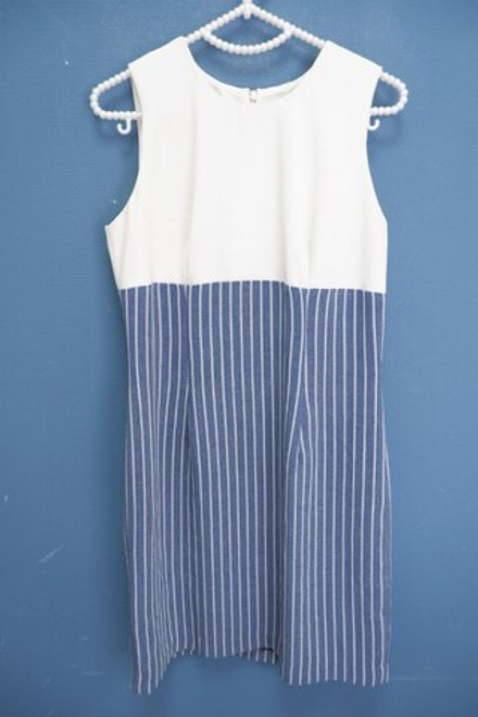 Платье прямого силуэта 44 размер