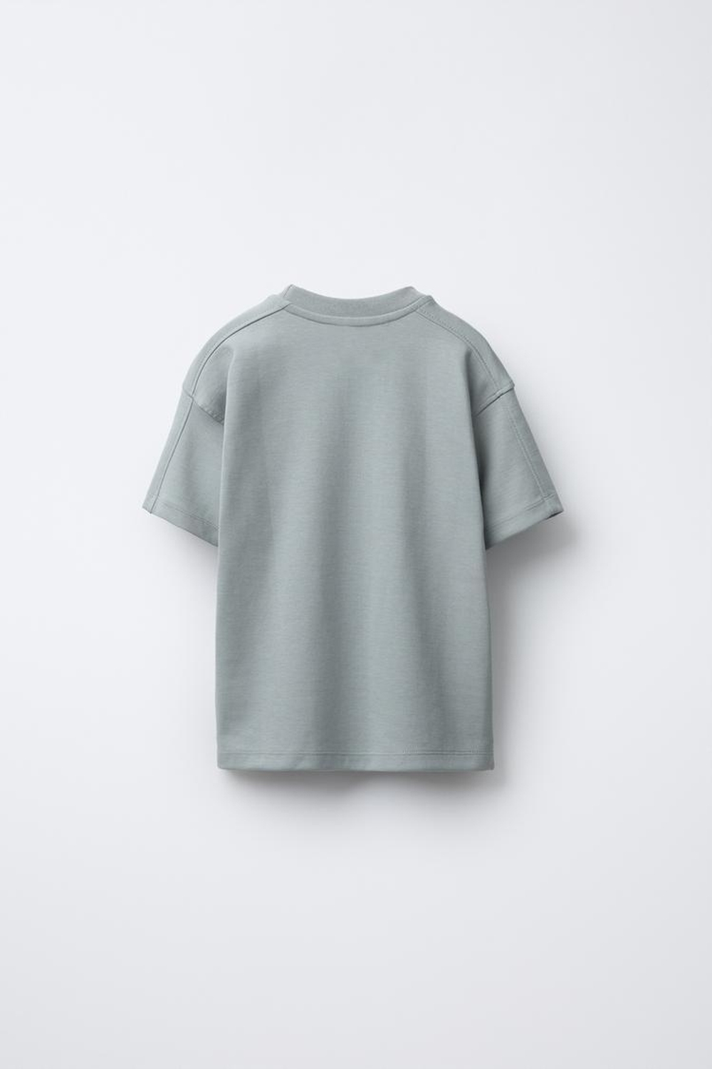 ZARA КОМПЛЕКТ ИЗ ФУТБОЛКИ И ШОРТОВ ИЗ ТКАНИ ИНТЕРЛОК С НАШИВКОЙ, ГОЛУБОЙ