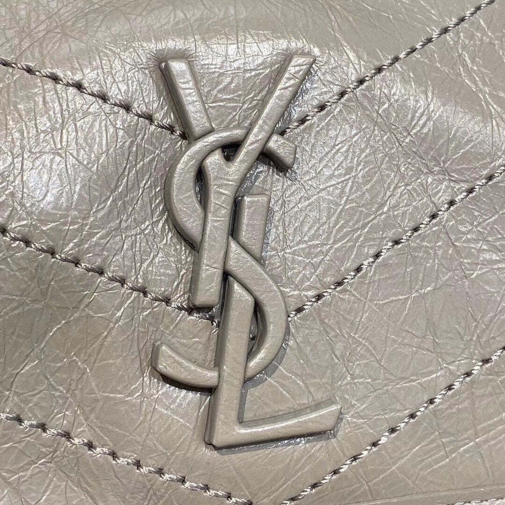 Yves Saint Laurent Niki 22 cm