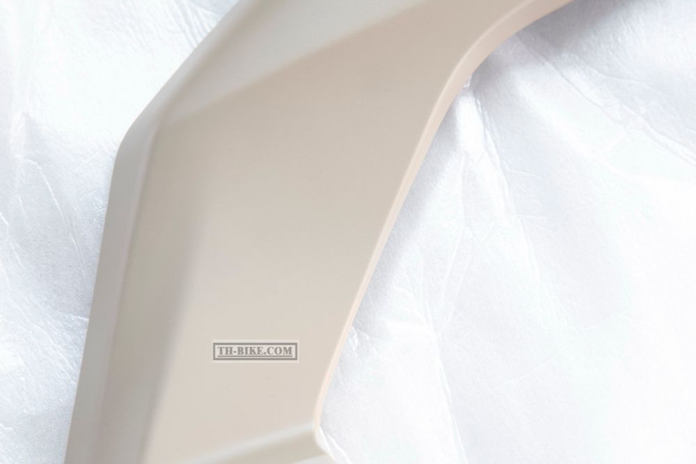 64304-K20-900ZC. GARNISH, L. FR. *Y215*. HONDA