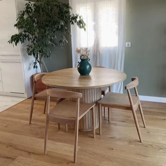 Стол Licia Ø120 см из дерева манго