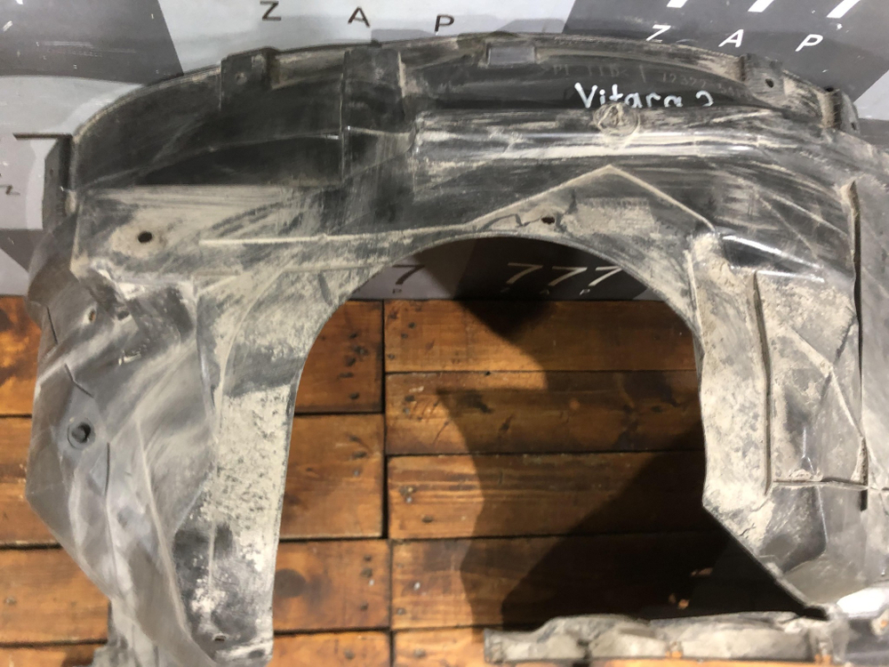 Подкрылок передний левый Suzuki Vitara 2 14-нв Б/У Оригинал 7232254P00