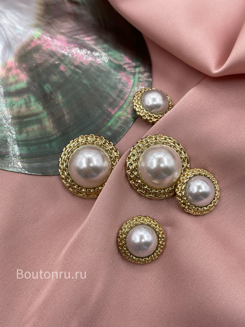 Пуговицы золотистые жемчуг цепь