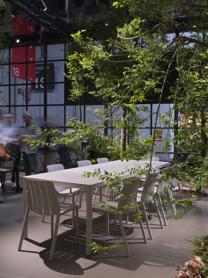 Стол пластиковый раздвижной Tevere 147