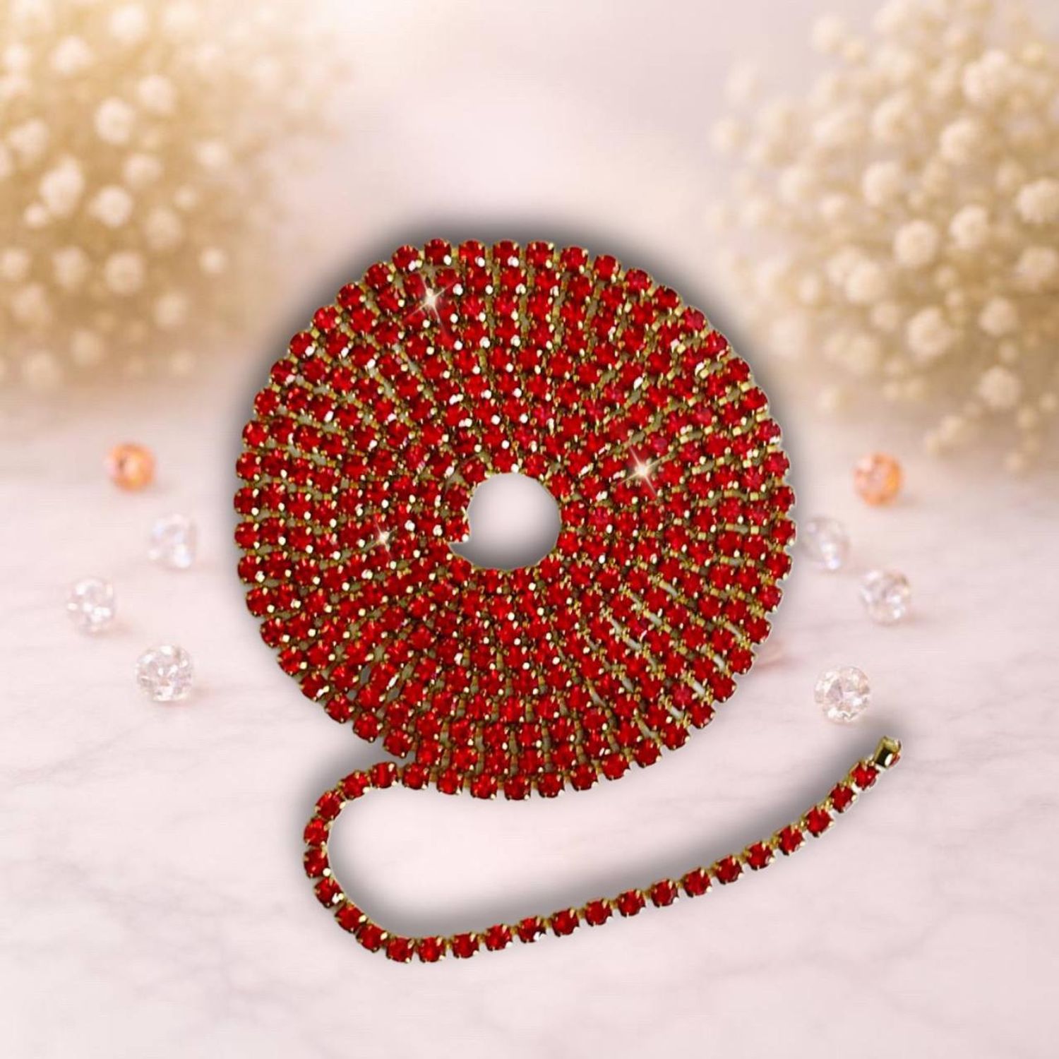 Стразовая лента 2,5мм цвет золото-красный (упаковка 1м)