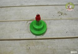 Поилка ниппельная на бутылку пластиковая 0,5-5 л