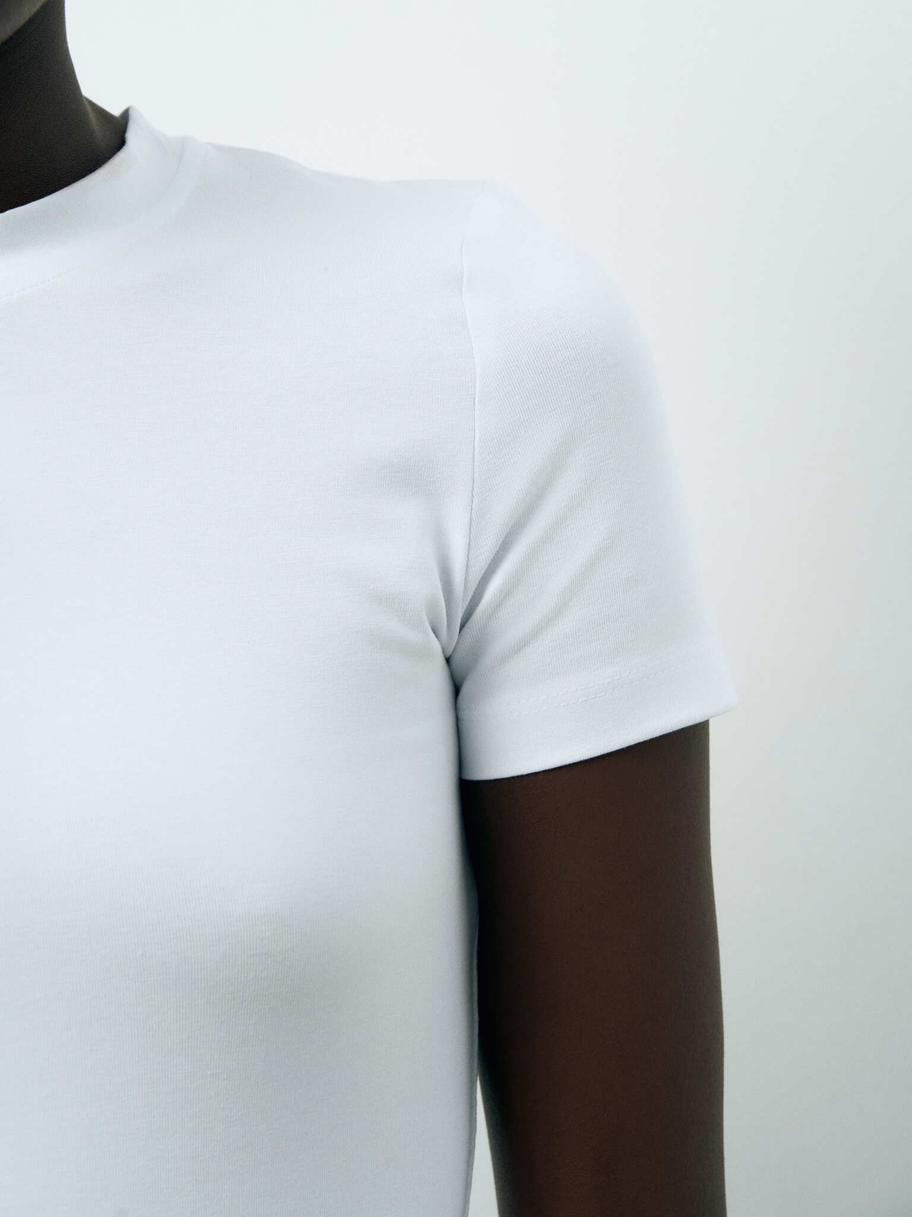 Футболка слим "OTMA" белая