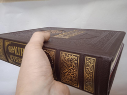 Альбом родословная книга "Гербовая" с литьем, в обложке из натуральной кожи