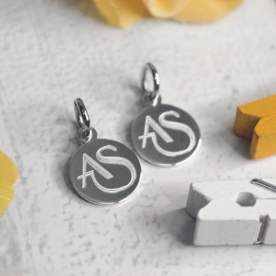 Парные серебряные подвески 14 мм с гравировкой на заказ (ручная работа)