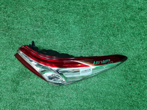 Фонарь правый внешний Toyota Camry XV70 17-нв LED