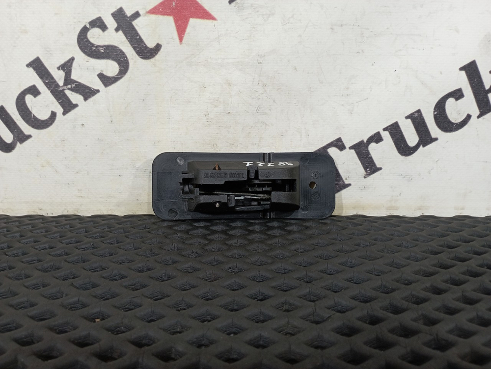 Кнопка инструментального ящика 2023г.