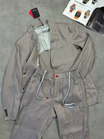 Льняной костюм Kiton