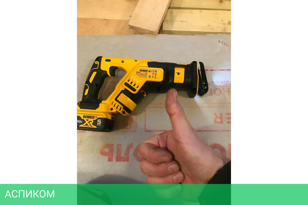 Сабельная пила DeWalt DCS367N