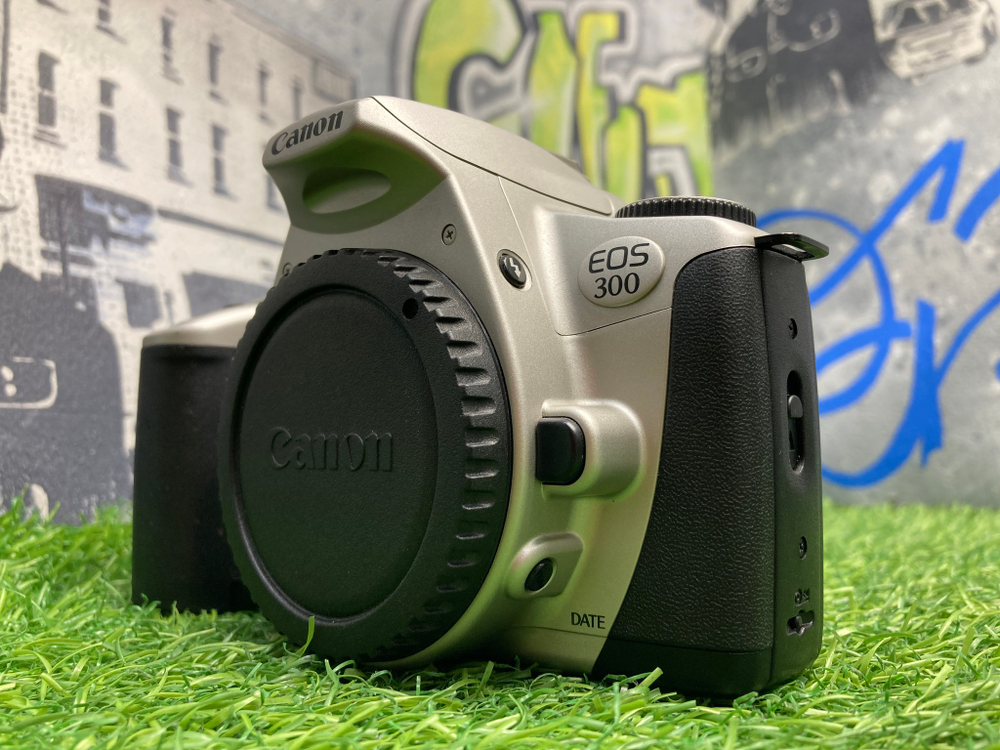Canon EOS 300