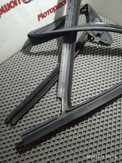 Уплотнитель правой передней двери Шкода Октавия А5 1,4 BUD Б/У