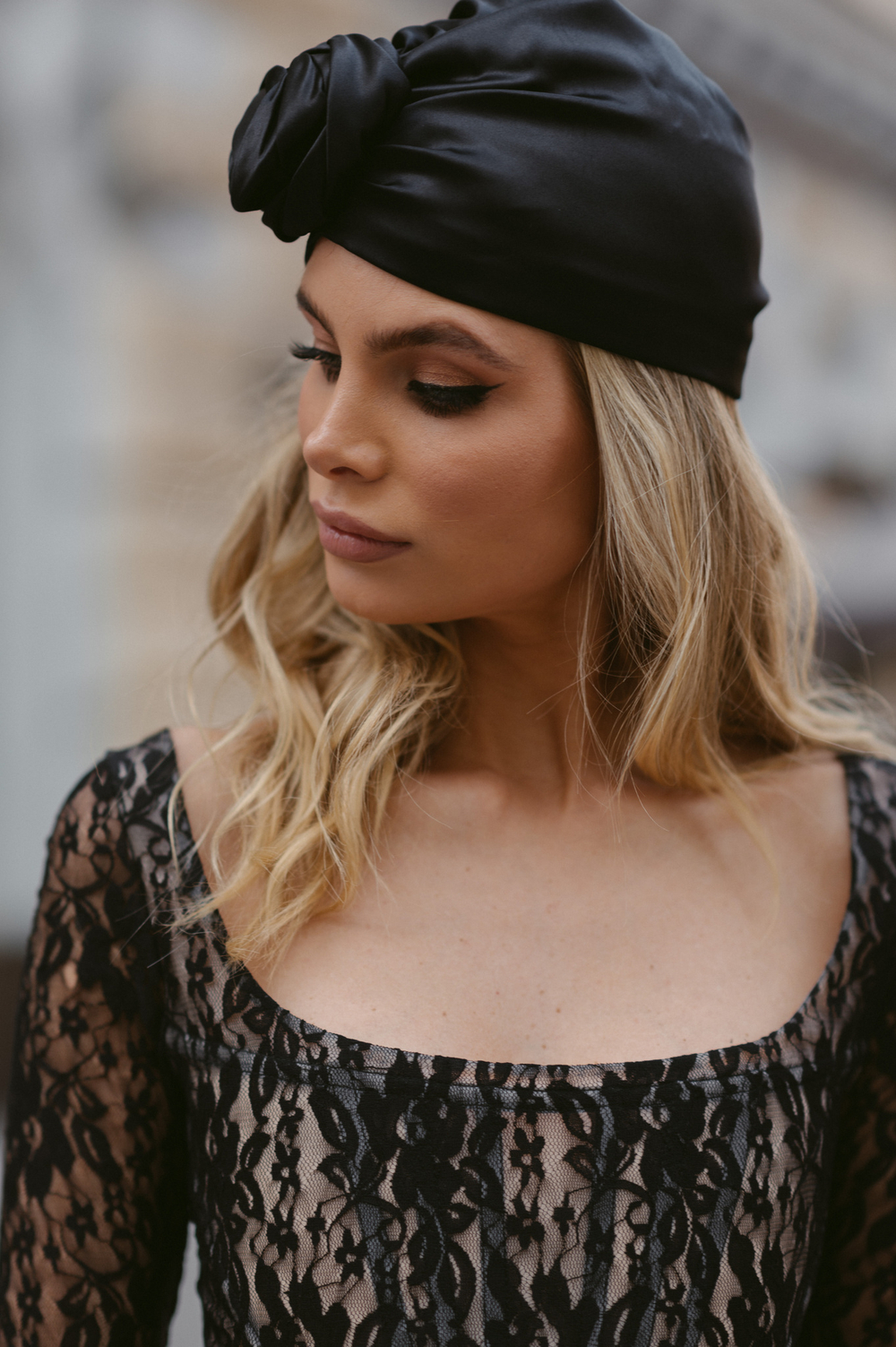 Шелковая чалма с декором в форме цветка