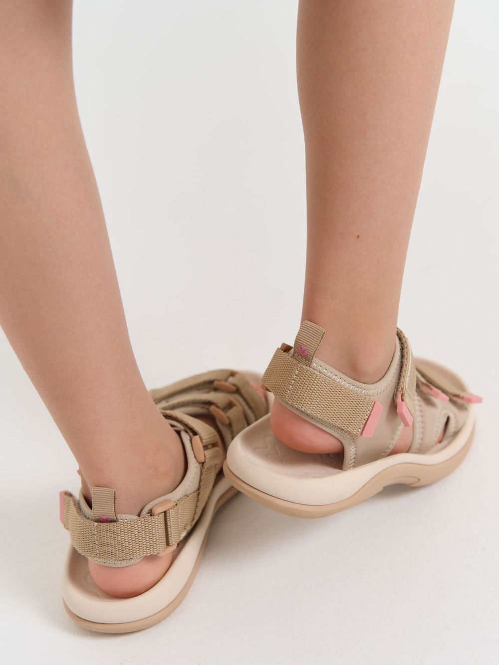 Сандалии "Беж" на липучке