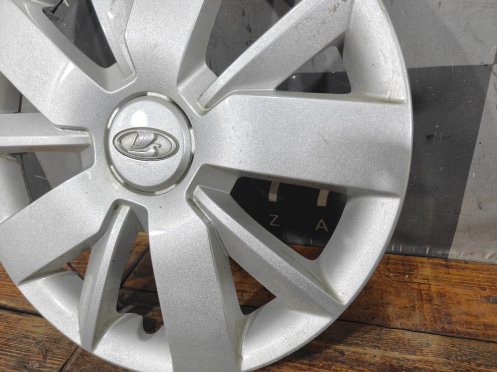 Колпак колеса R14 LADA Granta 11-нв Б/У Оригинал 8450100999