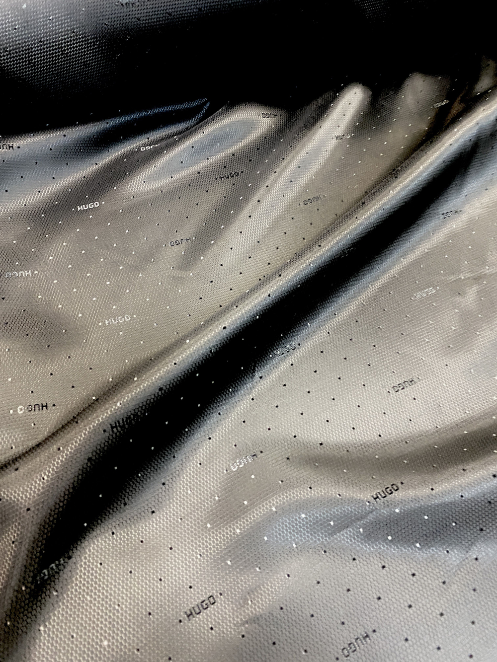 Ткань подкладочная с принтом (Италия - HUGO) 50% вискоза 50% п.э -145см 1 м