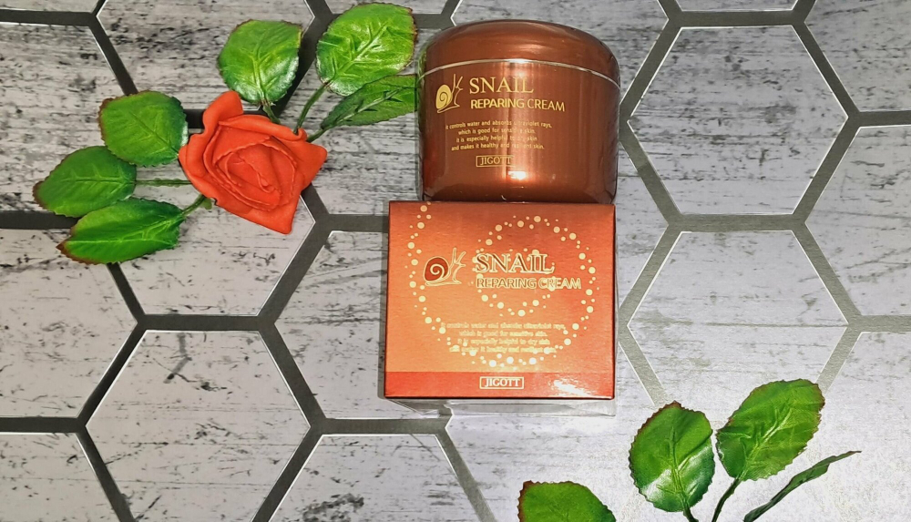 Восстанавливающий антивозрастной крем для лица Jigott Snail Repair Cream с муцином