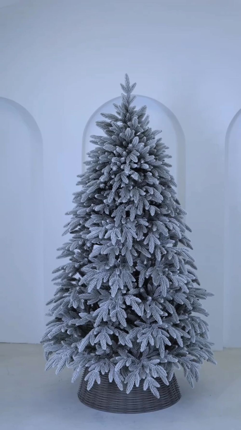 Заснеженная елка «Хеймдалль» (Литая хвоя) от 1.8 м до 3 м