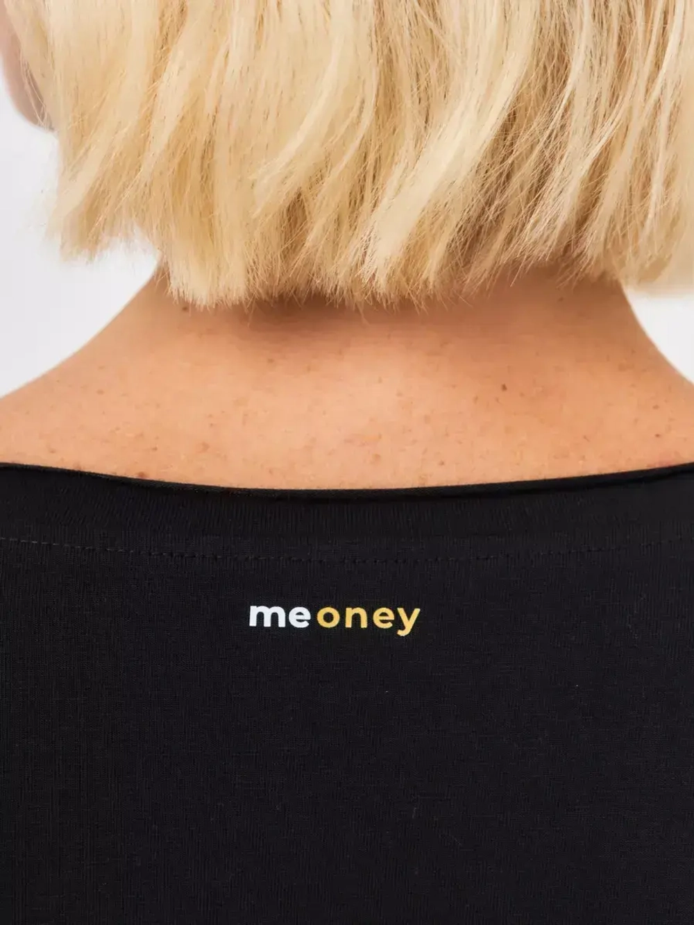 Лонгслив оверсайз с рукавом 3/4