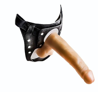 Фаллоимитатор телесного цвета на трусиках с плугом - 16,5 см. (Цвет: телесный)