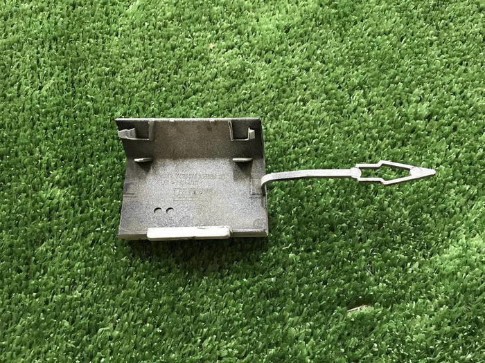 Заглушка буксировочного крюка BMW X5 G05 (18-23)