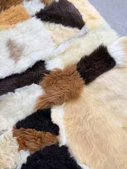 Меховой коврик накидка на кресло из овчины