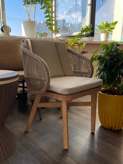 Стул с подушками Mali из массива эвкалипта