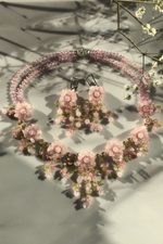 Колье "Цветы" ручной работы из бисера с камнем Розовый кварц и хризолит