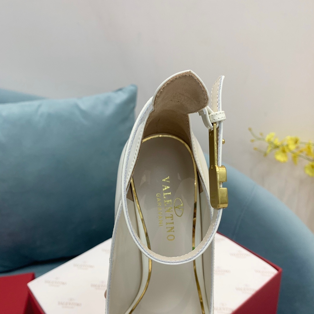 Valentino Tan-Go Pumps