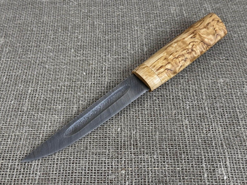 Шкуросъемный нож "Якут", Дамасская сталь, рукоять карельская берёза