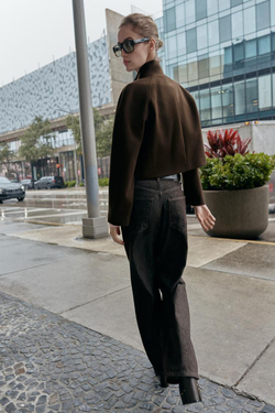 ZARA КОРОТКАЯ КУРТКА С ВОРОТНИКОМ-СТОЙКОЙ, КОРИЧНЕВЫЙ