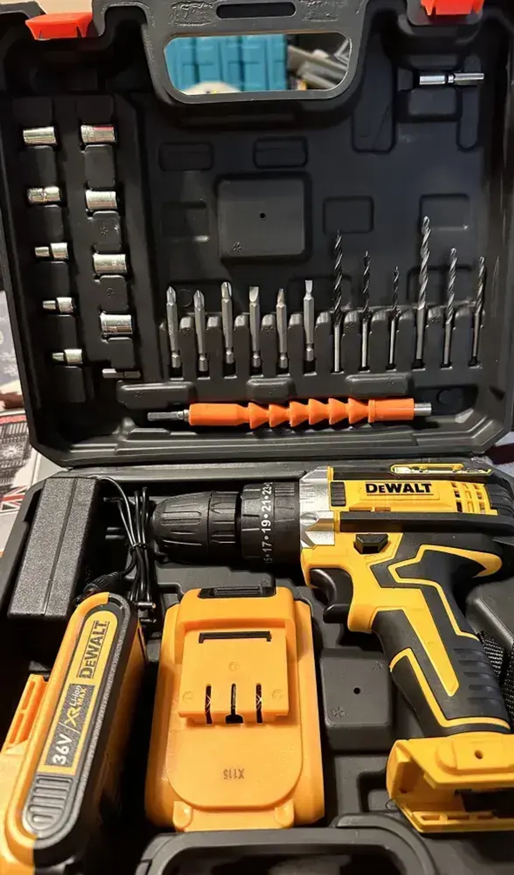 DeWalt Шуруповерт, 36 В, 2 АКБ