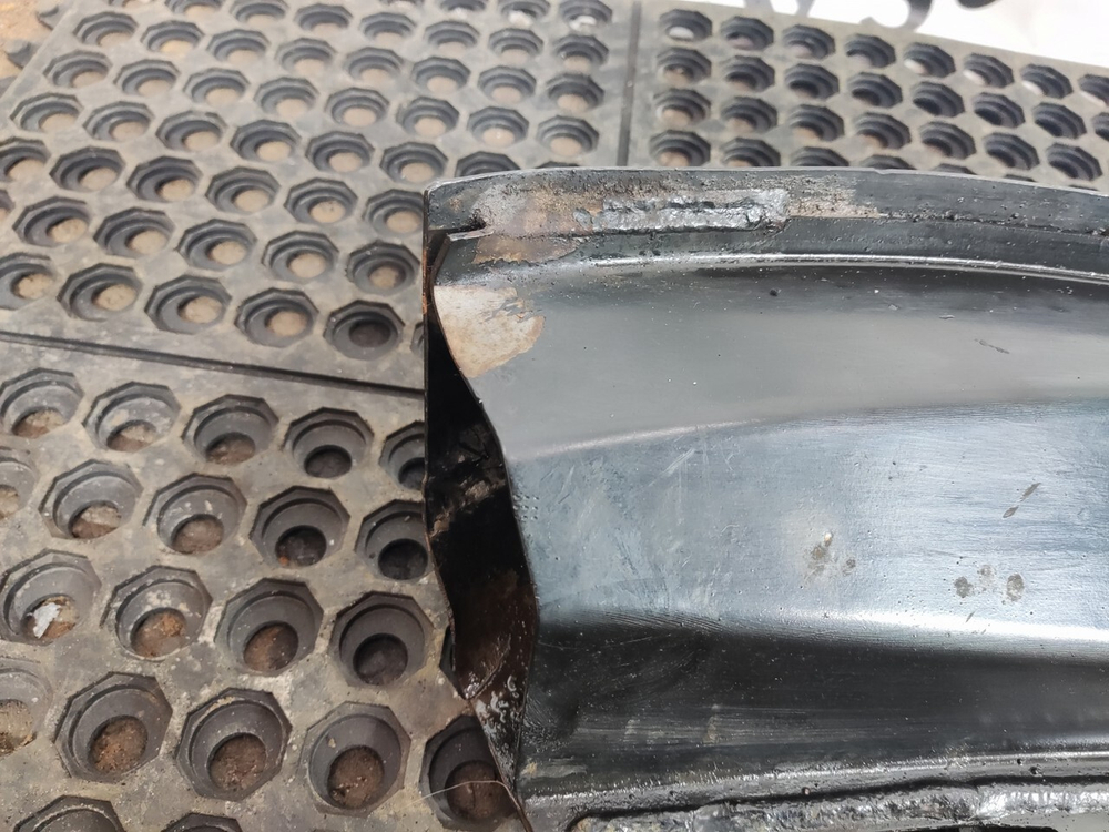 Усилитель переднего бампера 2020г.