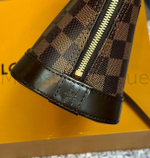 Сумка Alma BB Louis Vuitton из канвы Damier Ebene